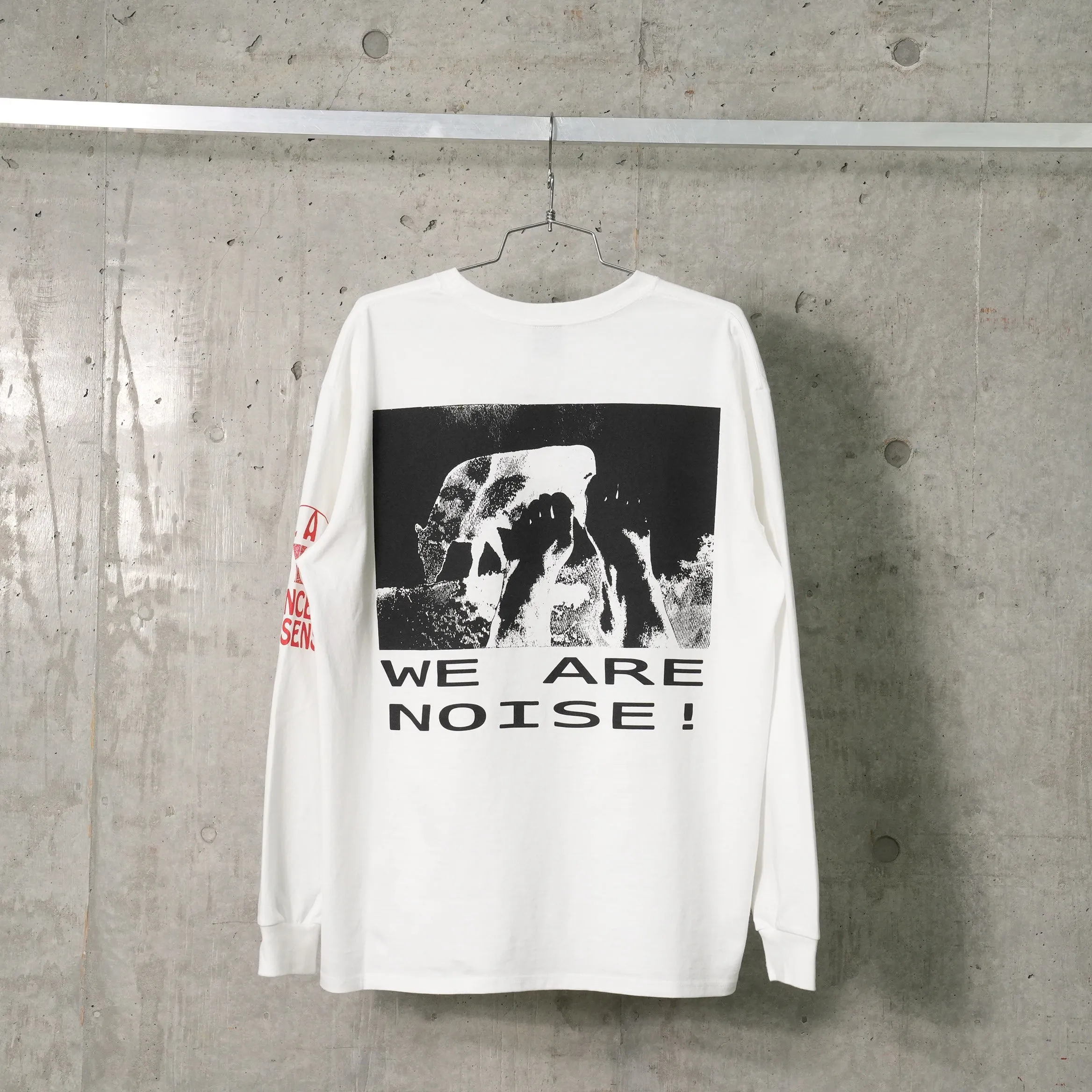 WE ARE NOISE / WHITE